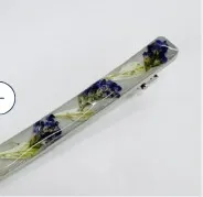 押し花を封入したスティック型レジン